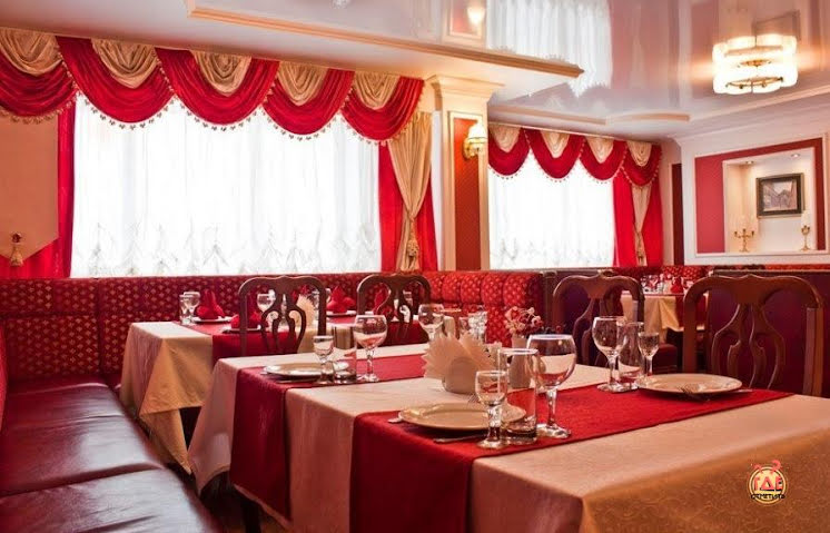 Зал на 70 человек в «Венский Дворик» фотография №1