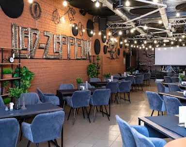  ресторан 9PARROTS