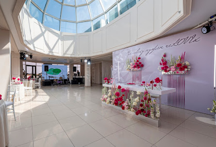 Большой зал  в Зал «Лофт»