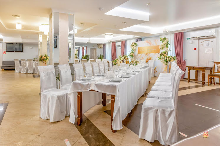 Зал на 100 человек в «Континент-Хауз» фотография №11