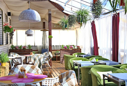 Летнее кафе-веранда в Верхний чилаут №1