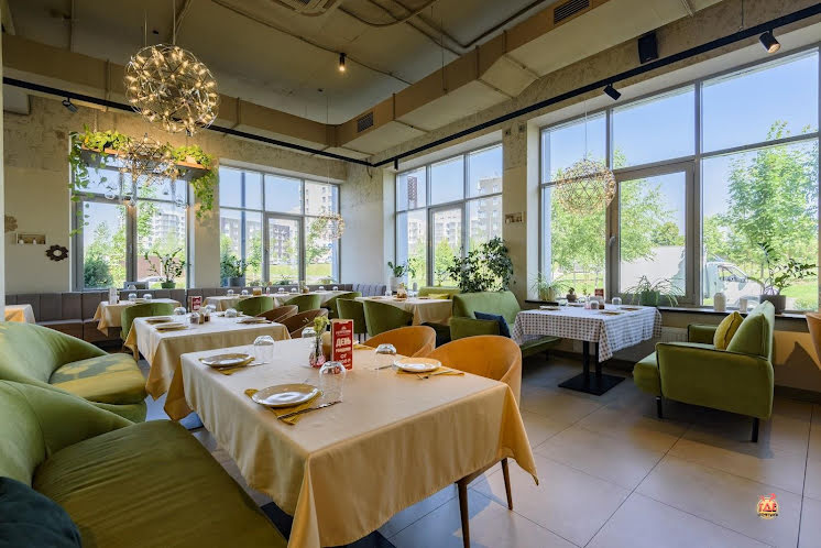 Основной зал  в «Pepperoni на Анаса Тазетдинова» фотография №18