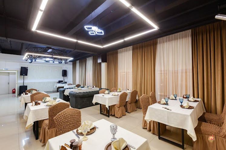 Основной зал  в «Огни Севера» фотография №1