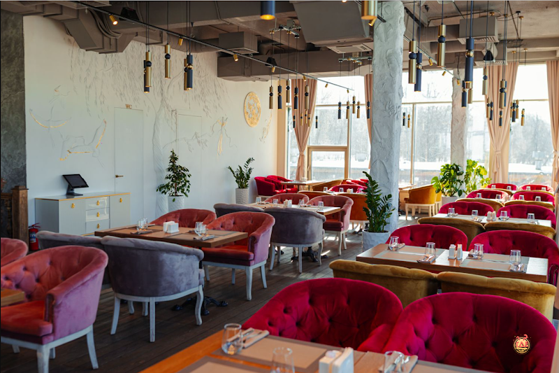 Сытый лось на Большой Семёновской фотография №1