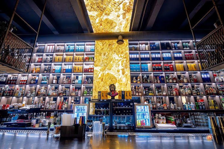 Основной зал  в «LIQUOR» фотография №16