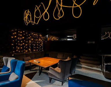  ресторан SMOKE INN на Рентгена