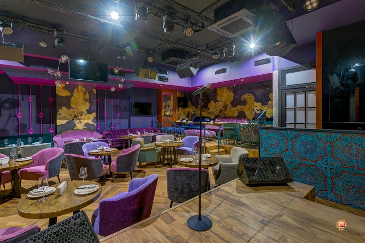 Основной зал  в «Who Is Who» фотография №8