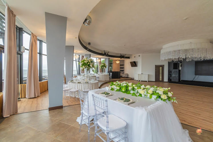 Основной зал в «Панорама в Репино» фотография №11