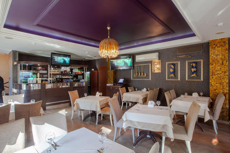 Зал ресторана на 2 этаже в «Сандал» фотография №8