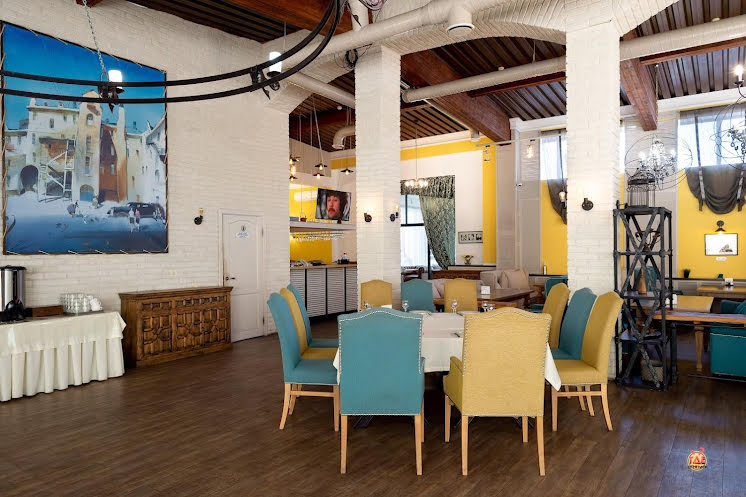 Основной зал в «Надежда» фотография №16