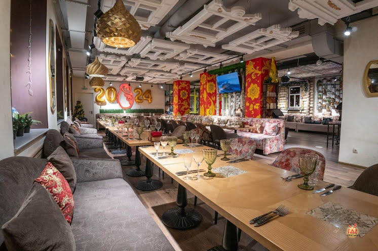 Зал ресторана в «Матрешка» фотография №18