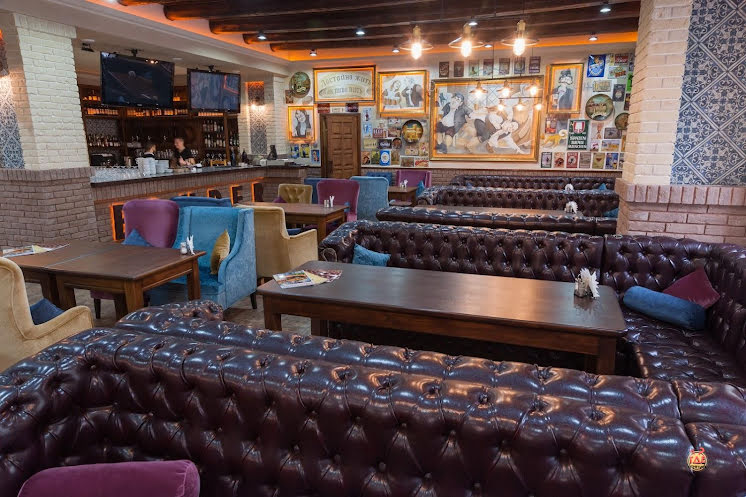 Основной зал в «Брудершафт BRUDER» фотография №3