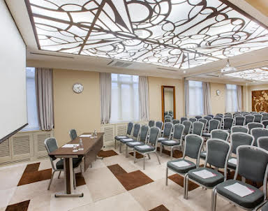  ресторан Crown Hotel St. Petersburg