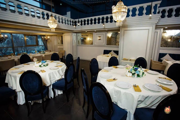 Белый зал в «Ресторанный комплекс Космос» фотография №5