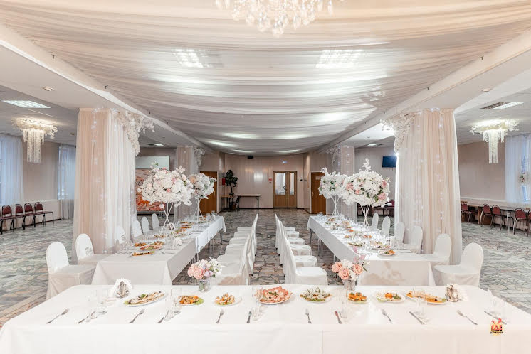 Большой банкетный зал в «Виктория» фотография №10