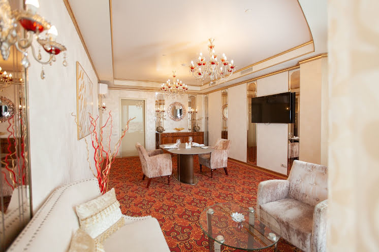 Банкетный зал «Бизнес» в «Гранд Отель «Видгоф»» фотография № 1