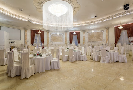 Большой банкетный зал в Малый банкетный зал