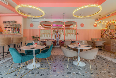 Основной зал в Малый зал