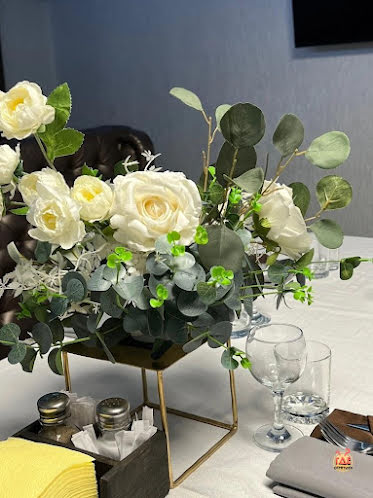 Основной зал в «Village House» фотография №13