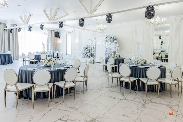 Зал «Лев Толстой» в «Еда и Миръ» фотография № 1