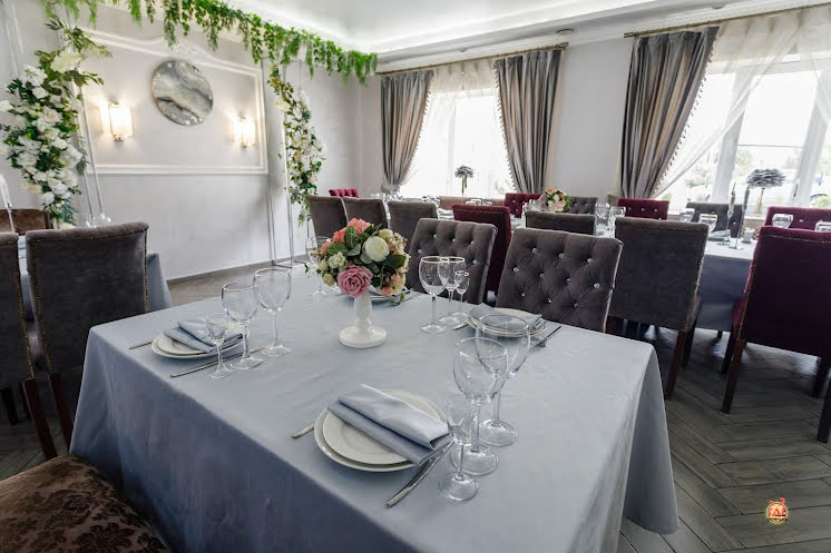 Основной зал в «Вилла» фотография №8