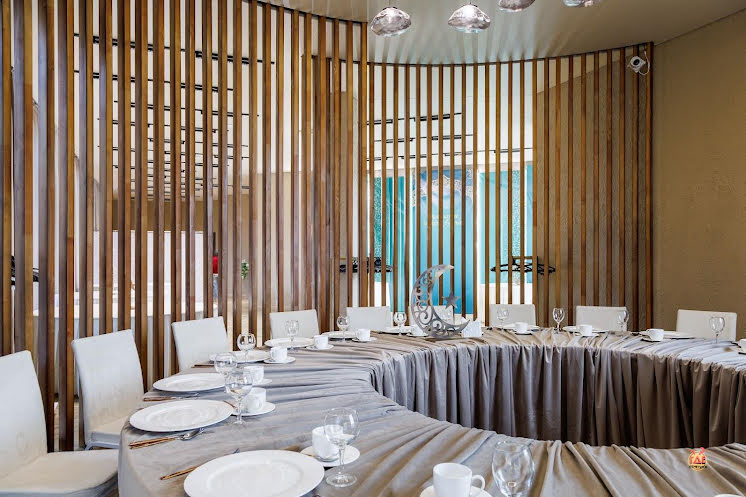 Банкетный зал на 1 этаже с вип-комнатой в «Эмиз» фотография №7