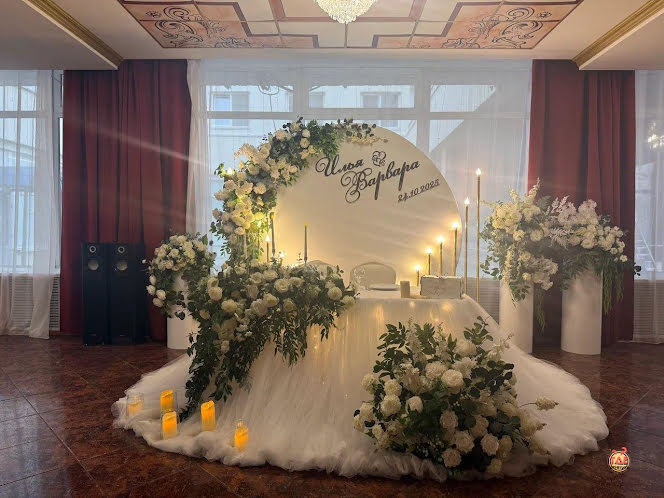 Зал «Голден холл» в «АМАКС Золотое кольцо» фотография №7