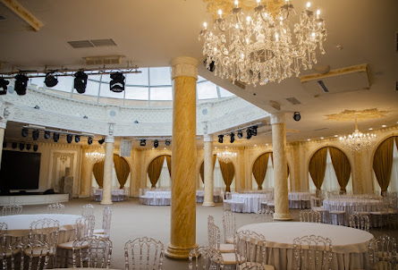 Зал «Под куполом любви» в Шатер