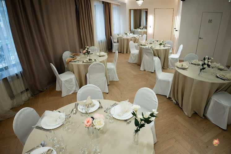 Большой зал в «ФАМИЛИЯ» фотография №6