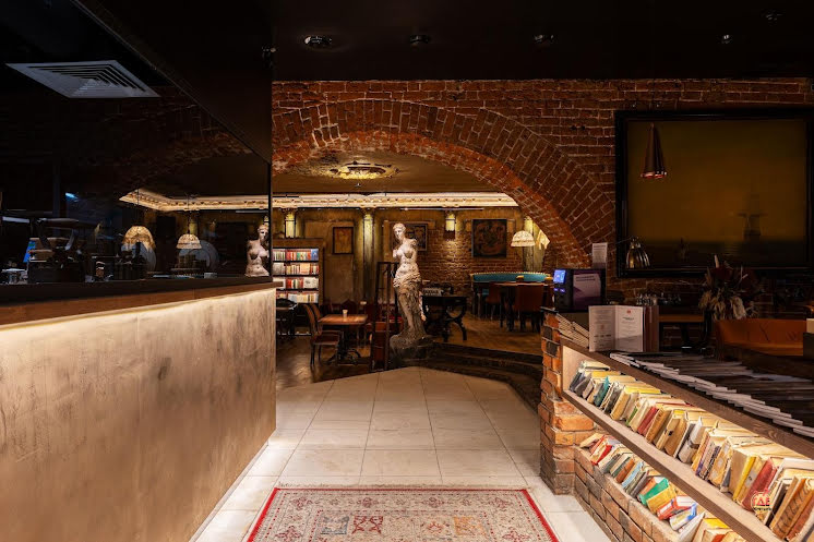 Основной зал в «БеZухов» фотография №5