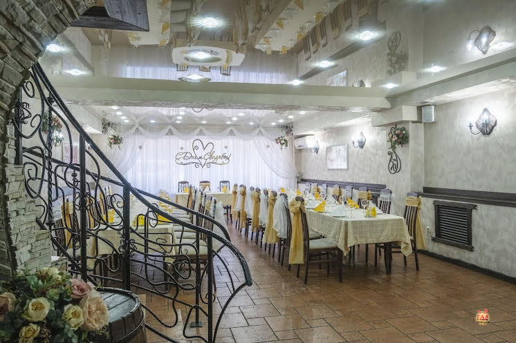 Основной зал в «Таверна «Колесо»» фотография №7