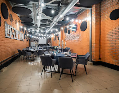 Новый год в 9PARROTS