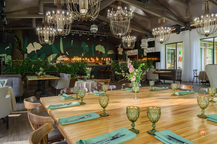 Зал ресторана в «LaFa» фотография №3