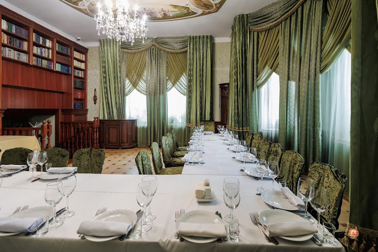 Каминный зал в «Экотель Богородск & SPA» фотография №3