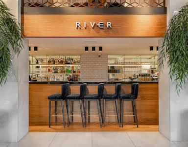  ресторан River, Wine Story