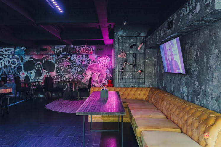 Основной зал в «Небар на Литейном» фотография №2