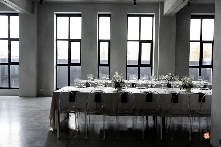 Зал на 1 этаже в «Amore House» фотография №13