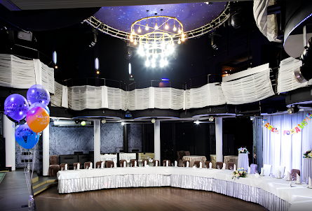 Большой зал в Малый зал