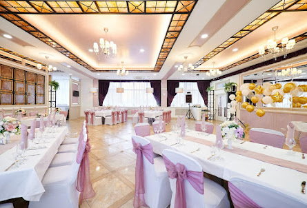 Большой банкетный зал  в Малый зал 