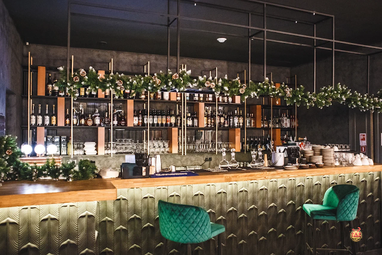 Основной зал в «Едатека на Молодогвардейской» фотография №13