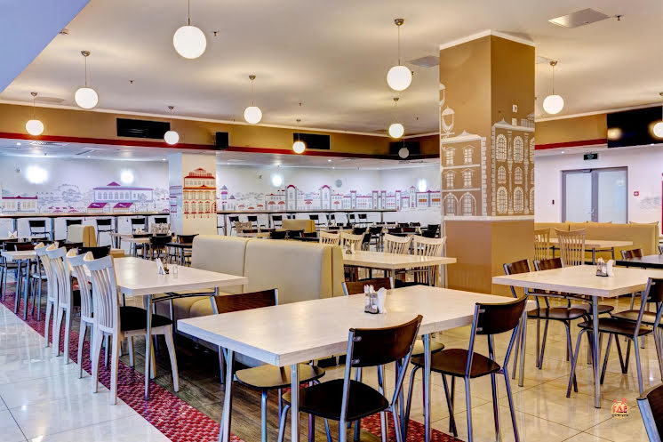 Основной зал в ««Трапеza» на Нижнем Сусальном переулке» фотография №1