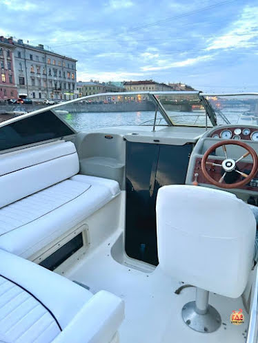 BAYLINER 265 "CIERA" в «YES BOAT» фотография №3