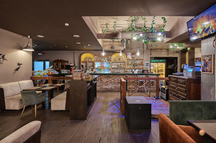 Основной зал в «Корова на бочке на 70 лет Октября» фотография №16