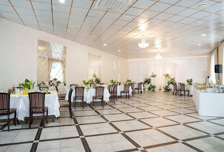 Белый зал в Белый зал