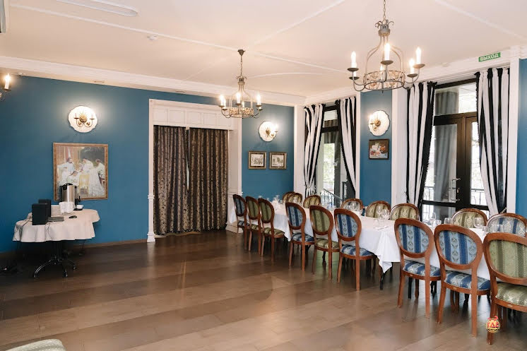 Банкетный зал «СамоварЪ»  в «Богемия на Вавилова» фотография №19