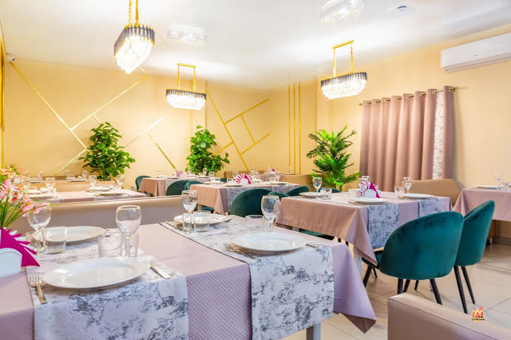 Основной зал в «Версаль» фотография №5