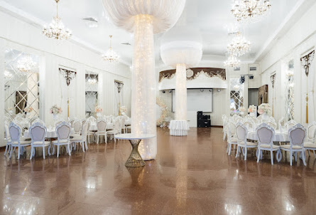 Большой зал в Бильярдная комната