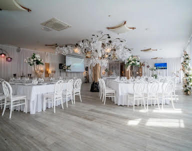 День рождения в 9PARROTS