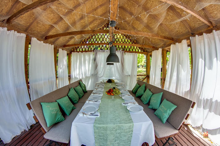 Беседка в летнем ресторане в «Дубрава» фотография №2