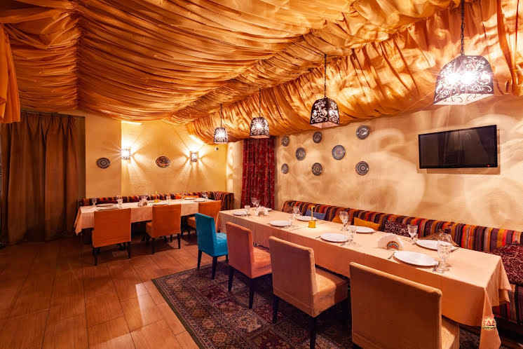 Малый зал в «Чайхана Сезам на Рябиновой» фотография №1